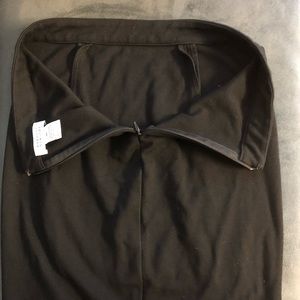 Barney’s New York basic black skirt (xs)